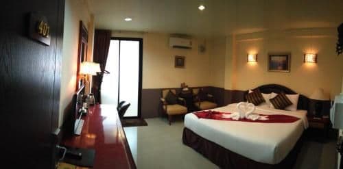 Deluxe Queen Room