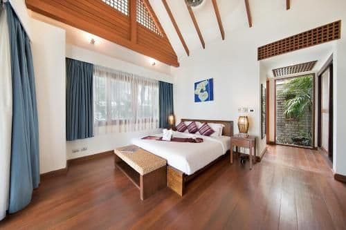 Villa - Beach Front