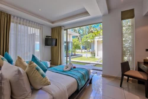 Villa - Beach Front