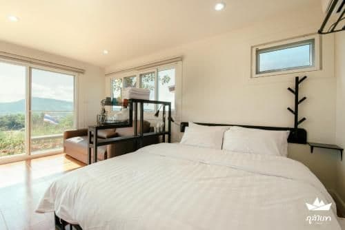 Studio with Mountain View
