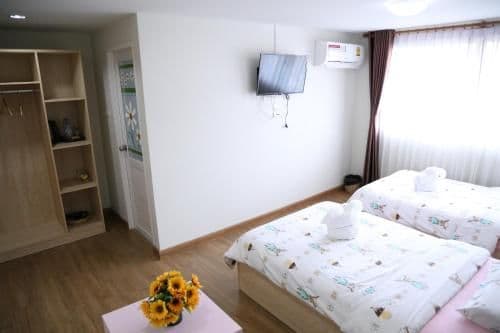 Twin Room with Bathroom