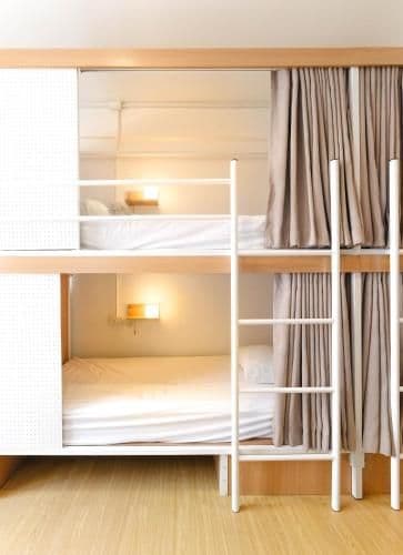 Simple to Sleep Hostel