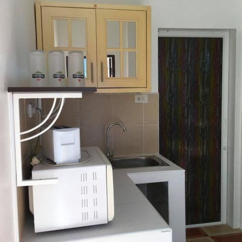 Apartment With Shared Bathroom