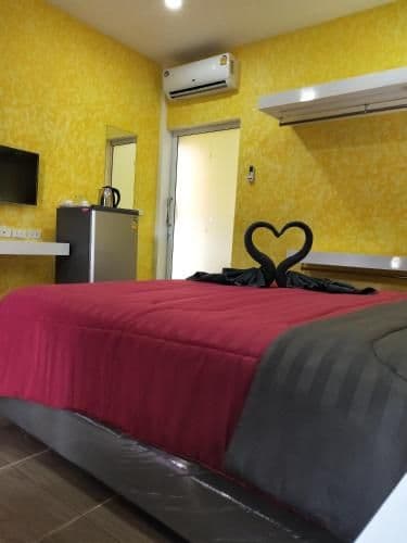 Queen Room with Pool View