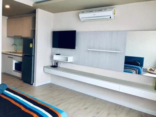 Studio Apartment