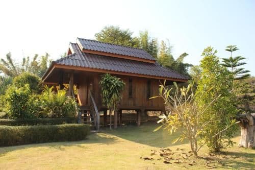 Bungalow with Garden View