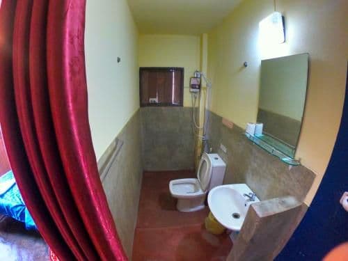 Single Bed in Mixed Dormitory Room