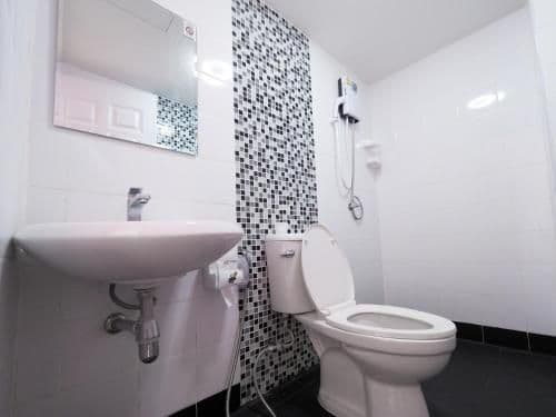 Quadruple Room with Private Bathroom