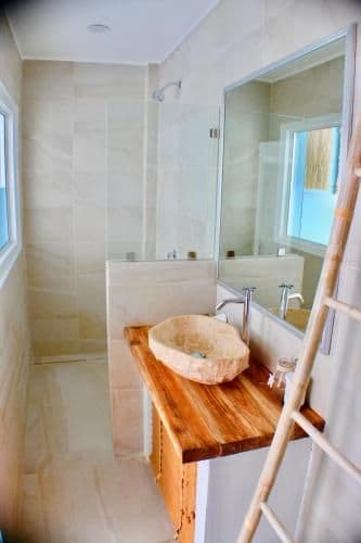 Deluxe Double Room with Side Sea View