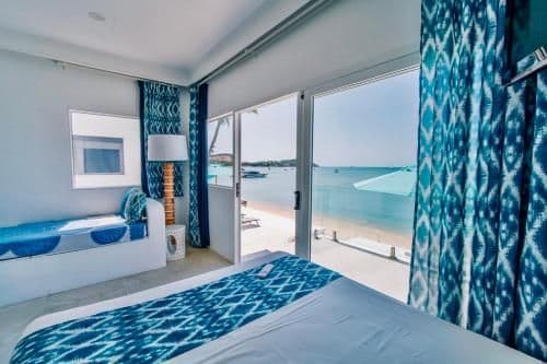 Villa - Beach Front