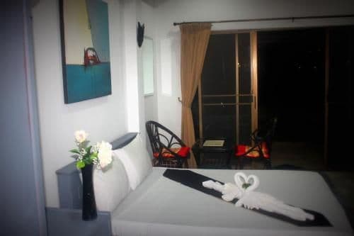Apartment with Garden View