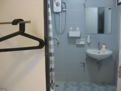 Single Room with Shared Bathroom