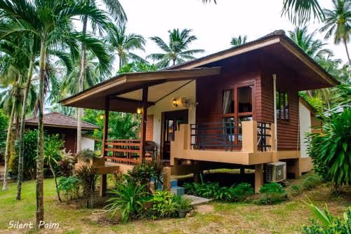 Villa with Garden View