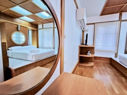 Standard Queen Room