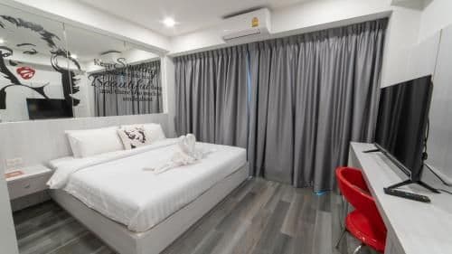 Deluxe King Studio