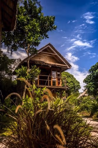 Large Breezy Bungalow with Sea View