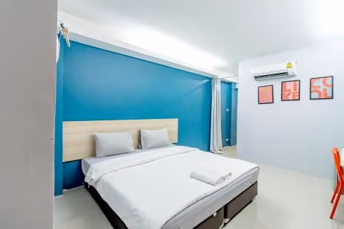 Standard Queen Room
