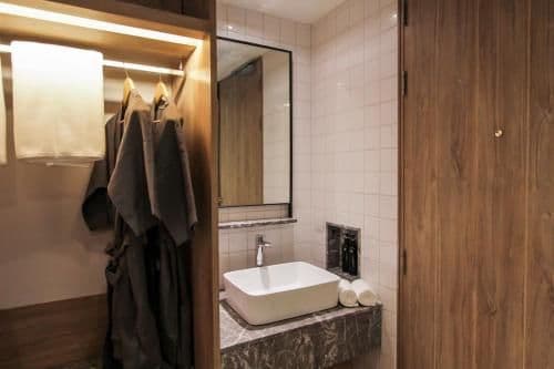 Superior King Room