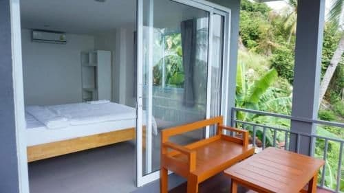 Deluxe Double Room with Side Sea View