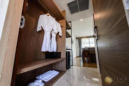 Suite with Mountain View