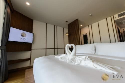 Suite with Mountain View