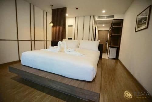 Suite with Mountain View