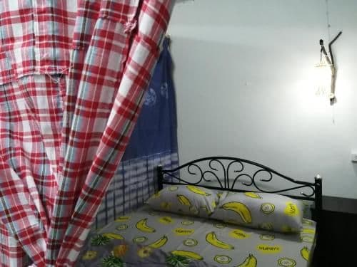Single Bed in Mixed Dormitory Room
