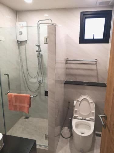 Single Room with Shared Bathroom