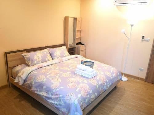 Standard Double Room with Shared Bathroom