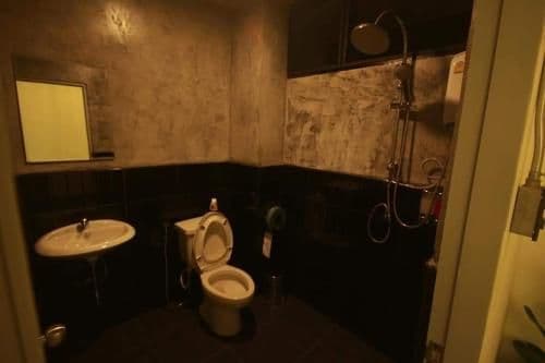 Queen Room with Shared Bathroom