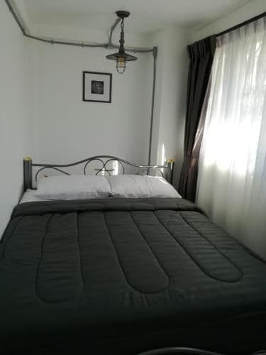 Queen Room with Shared Bathroom