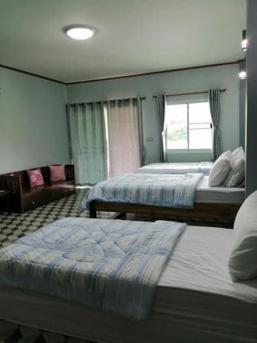 King Room with Roll-In Shower - Disability Access