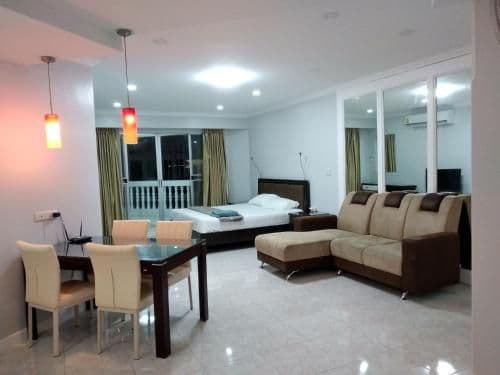 King Studio with Sofa Bed