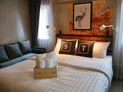 Deluxe Queen Room
