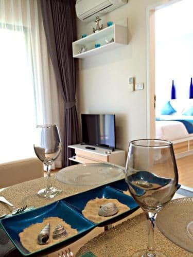 Deluxe One-Bedroom Apartment