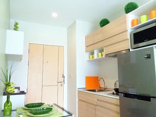 Deluxe One-Bedroom Apartment