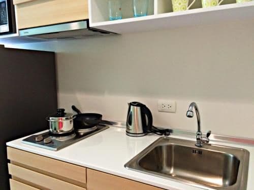Deluxe One-Bedroom Apartment