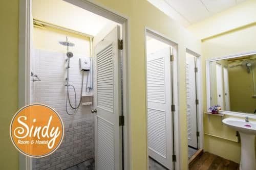 10-Bed Mixed Dormitory Room