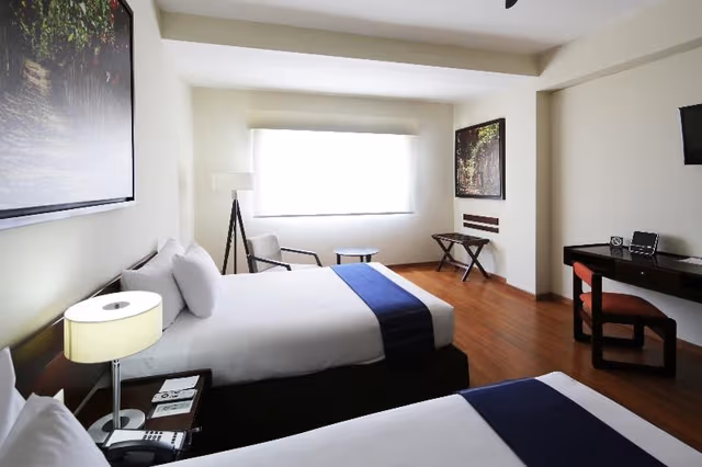 Room SUPERIOR TWO DOUBLE BEDS