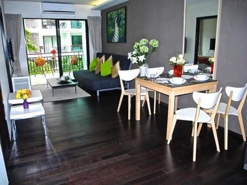 Apartment with Garden View