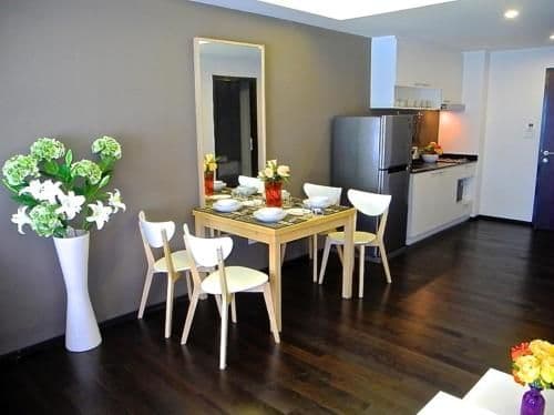 Apartment with Garden View