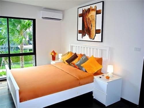 Apartment with Garden View