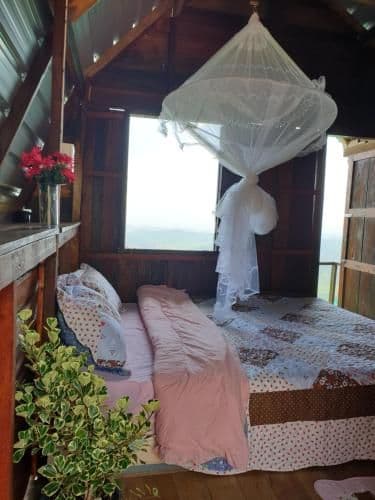 Double or Twin Room with Mountain View