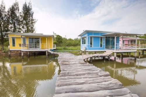 Bungalow - Water Front