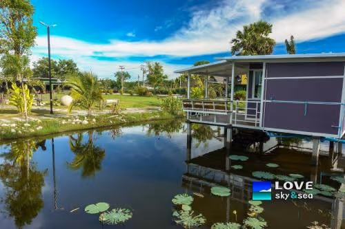 Bungalow - Water Front