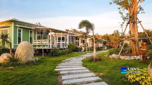 Bungalow with Garden View