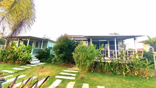 Bungalow with Garden View
