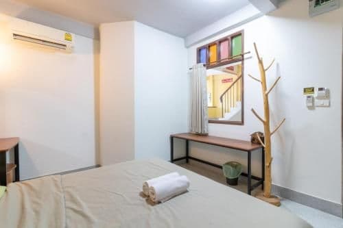 Double Room - No Window