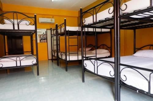 10-Bed Mixed Dormitory Room