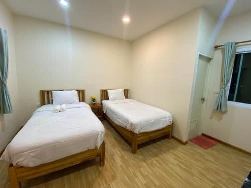 Twin Room with Private Bathroom